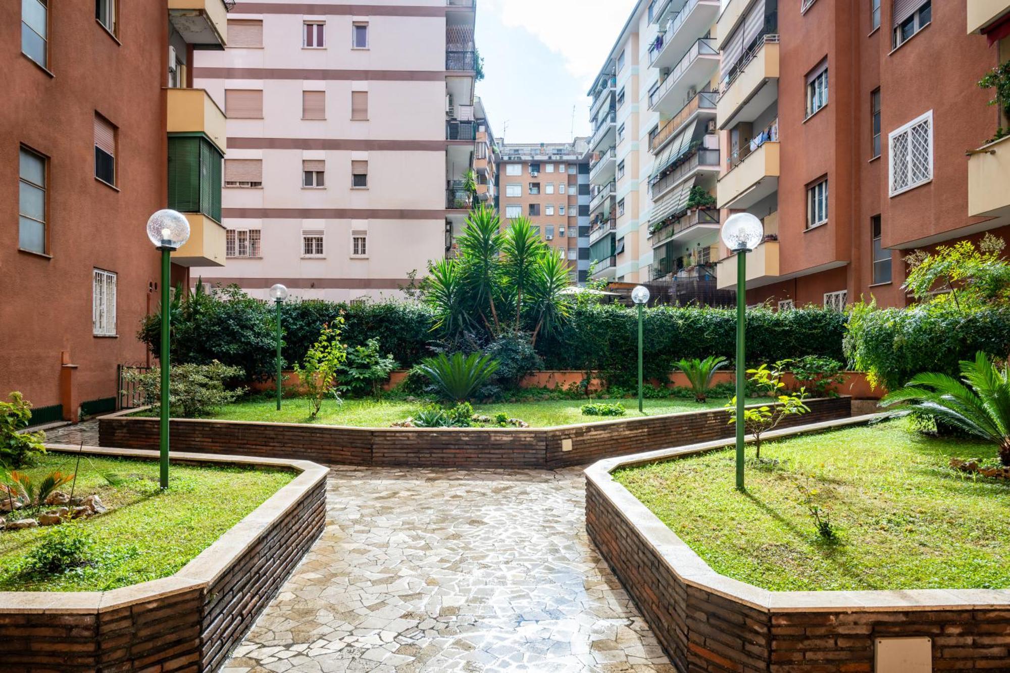Apartment Gentile's House Via Del Cinema Tuscolana Rom